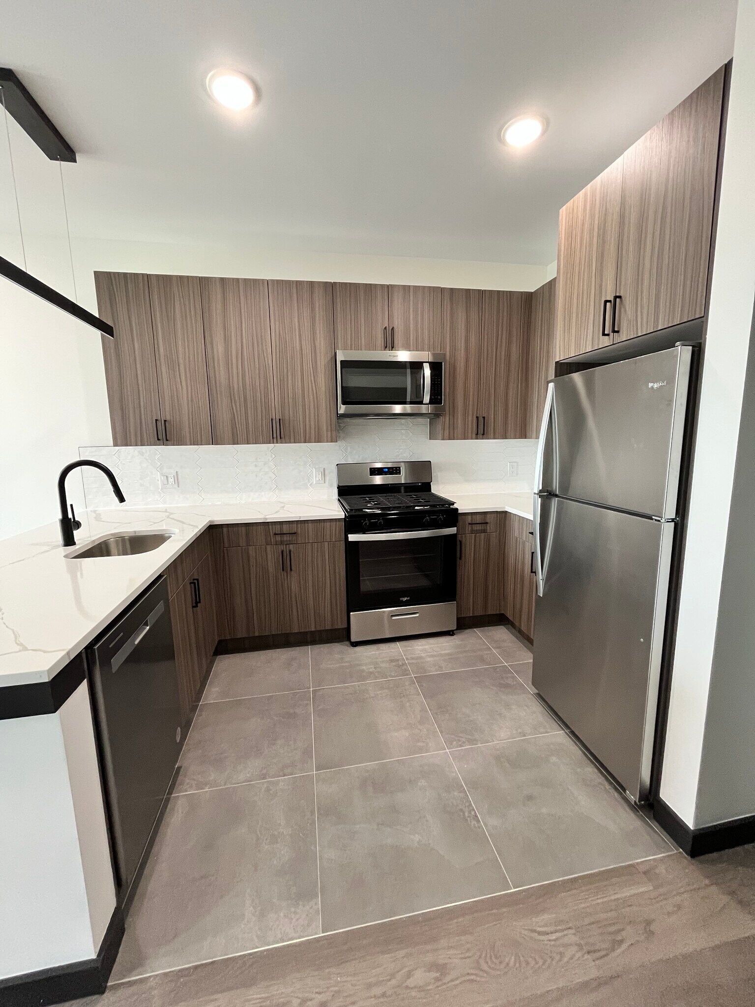 132 Mallory Ave 507 - 138 Mallory Ave
