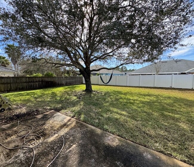 Building Photo - Palm Coast F-Section Home