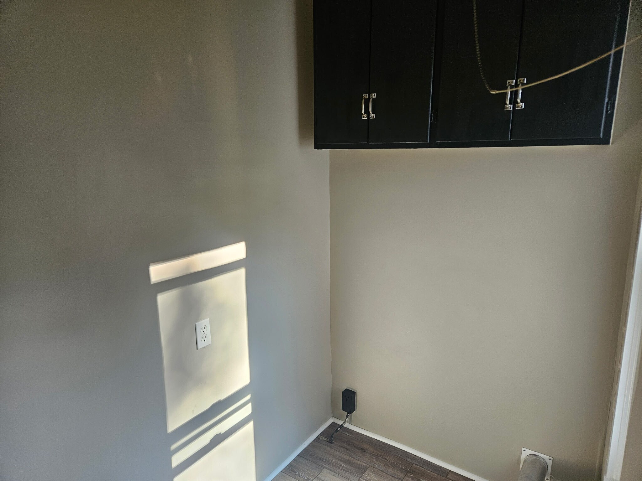 Laundry Room - 5 Robie St