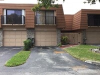 Building Photo - 11034 SW 15th Manor