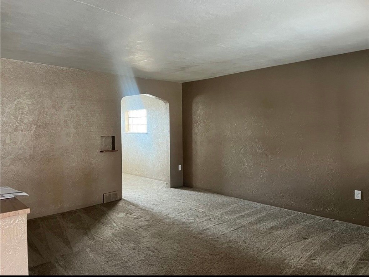 Building Photo - 650 Dunster St