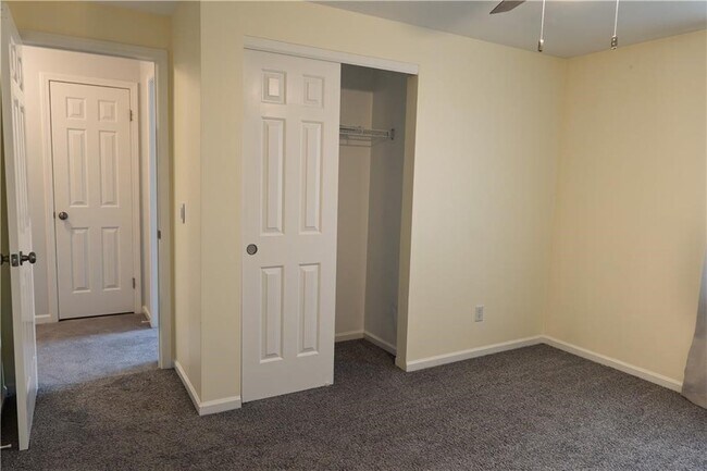 Building Photo - 217 Wycliff Dr