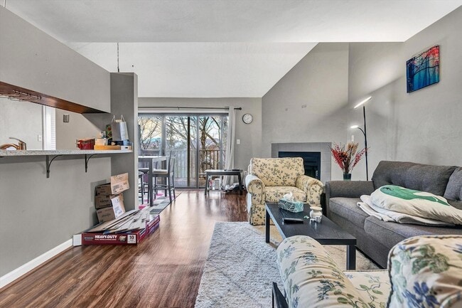 Building Photo - 3369 Forest Ct