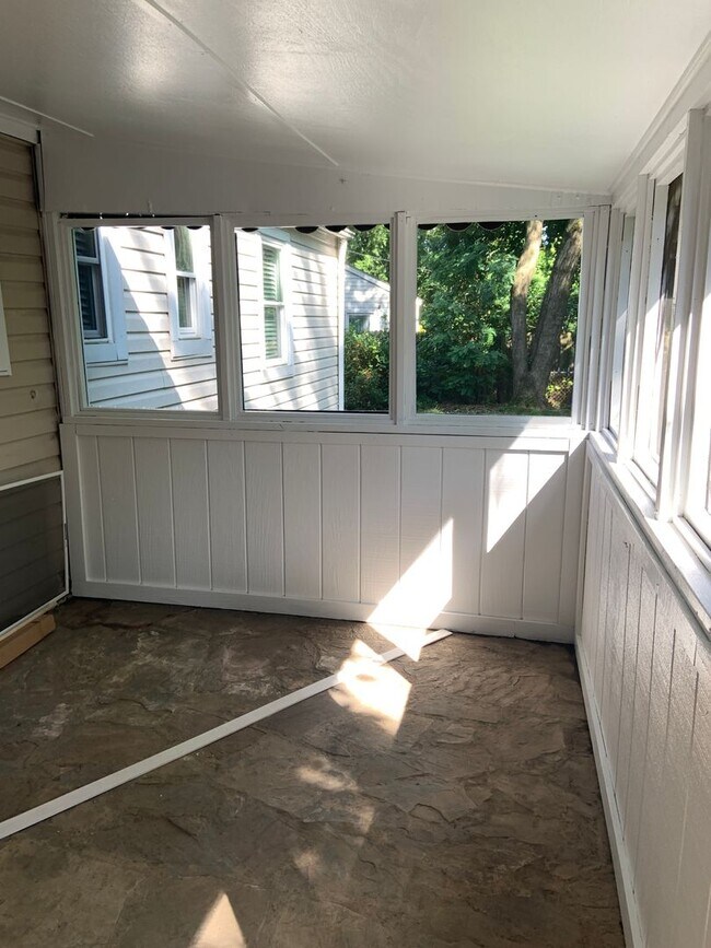 Building Photo - One level living! 3 bed 1 bath rancher in Glen Burnie.