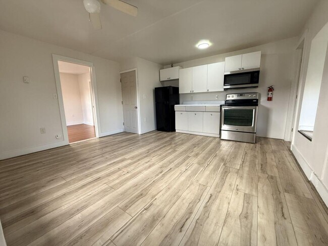 Building Photo - 170 S Hyde Park Ave