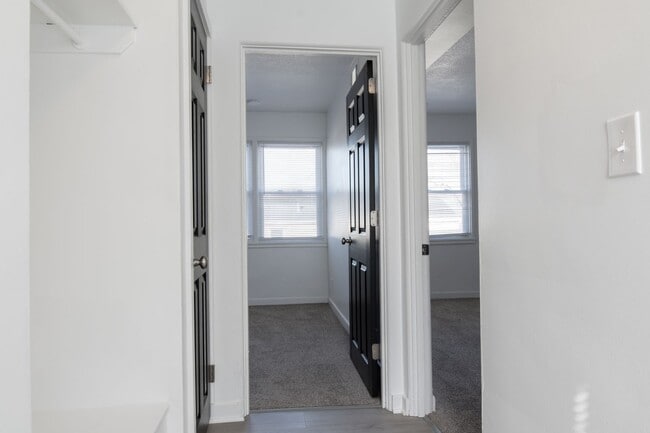 Building Photo - Newly Renovated 2BR Townhouse Midland, PA! W/ AC!