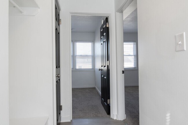 Building Photo - Now Pre-leasing: Scenic Hills Homes 2 Bedr...
