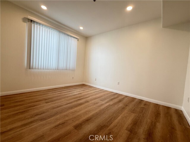 Building Photo - 300 E Providencia Ave