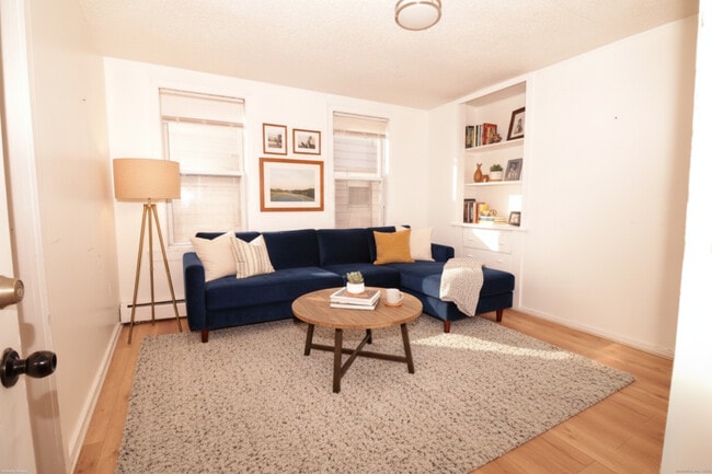 Primary Photo - 117 Lamberton St