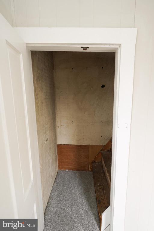 Building Photo - 305 E Pine St