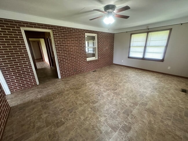 Building Photo - 266 Presley Suber Rd