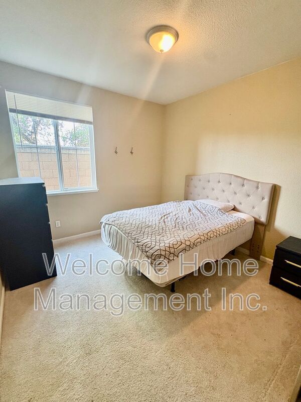 Building Photo - 6011 Daffodil Dr