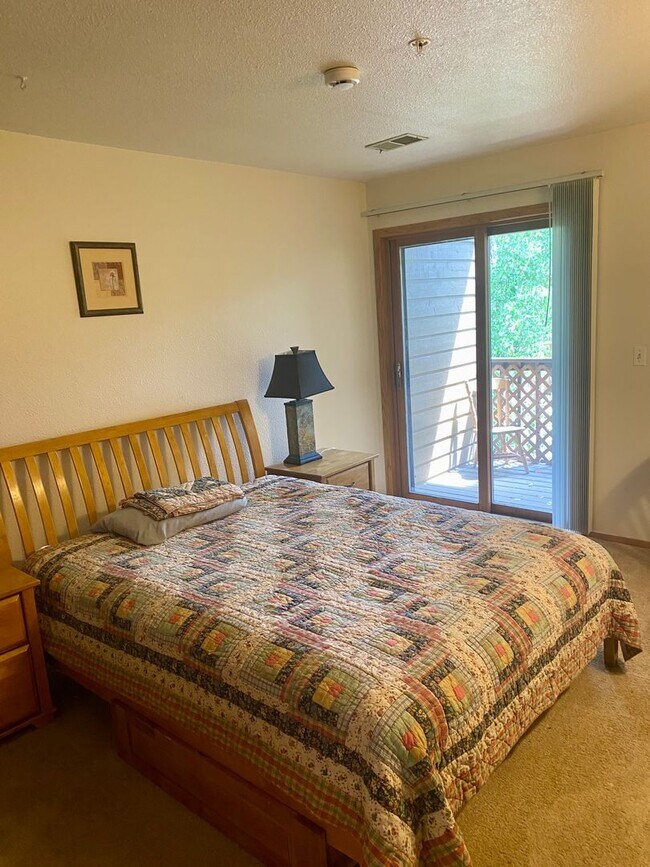 Building Photo - Furnished 2-Bedroom Condo with Great Amenities