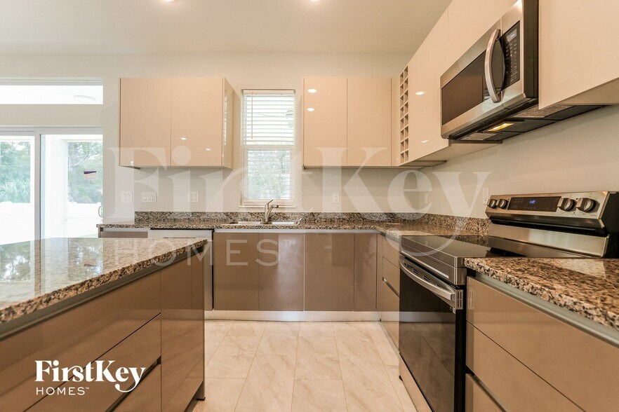 Building Photo - 4391 Cuthbert Ave