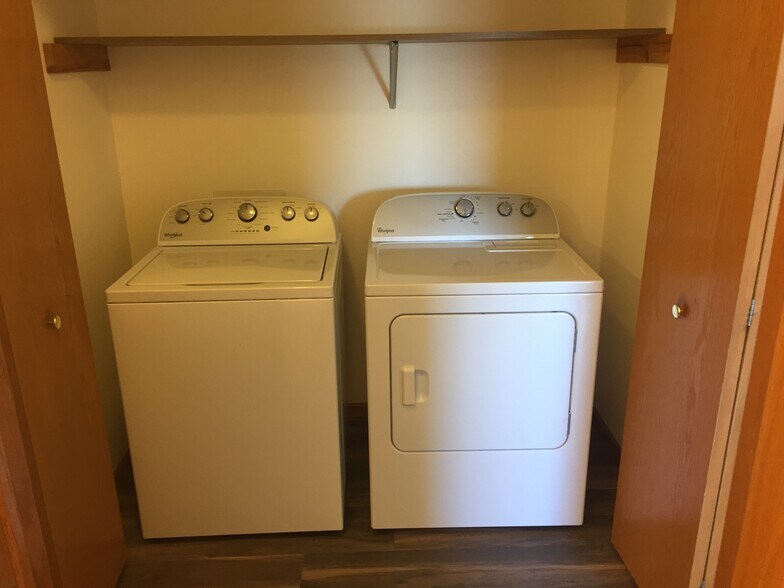 In Unit Laundry - 517 Trail Side Dr