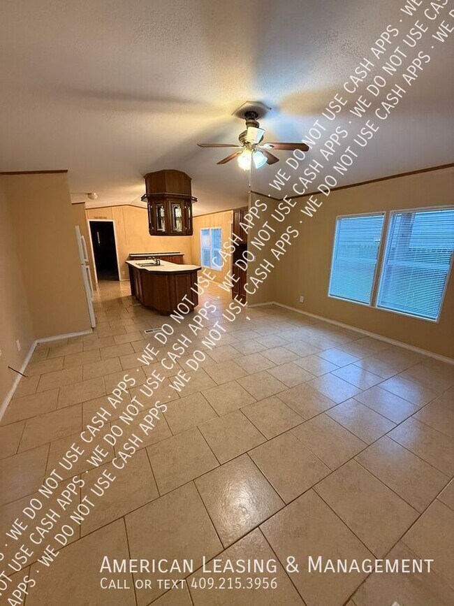 Building Photo - 2909 S Chestnut St