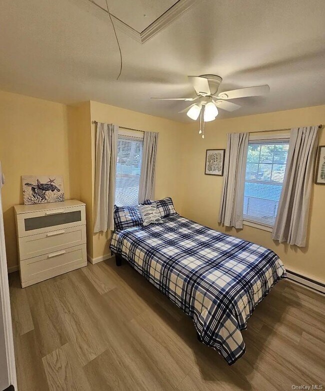 Building Photo - 129 Westbury Dr