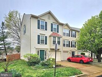 Building Photo - 100 Ingle Pl