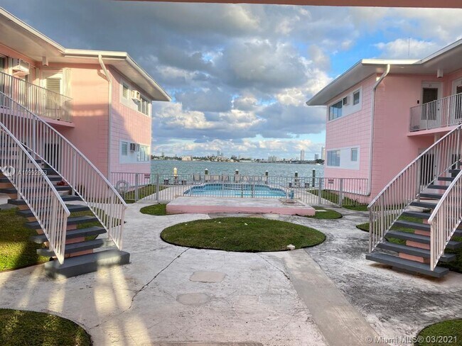 Building Photo - 7921 East Dr