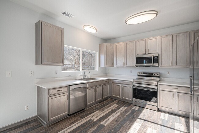 Building Photo - 8303 S Pierce Way