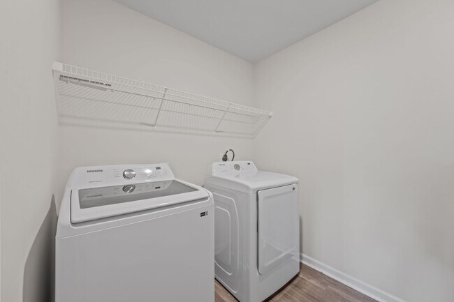 Building Photo - 322 Royal Eagle Ct