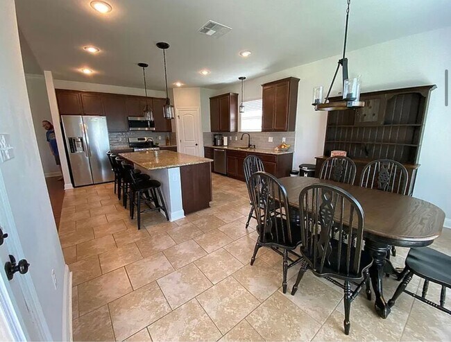 Building Photo - Cypress Bend- 4 bedroom!