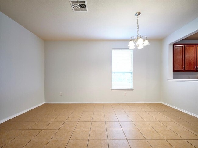 Building Photo - 1426 S Maple Dr