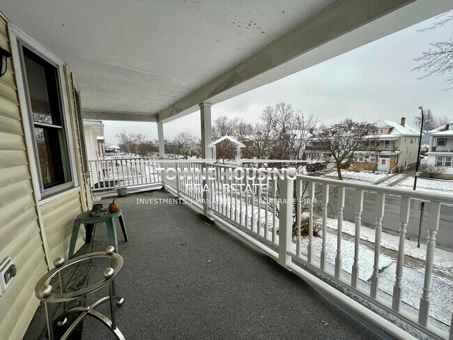 Building Photo - 418 Colvin Ave