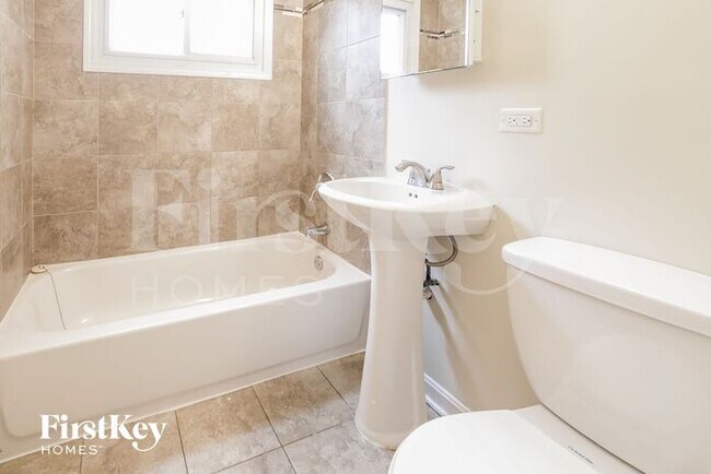 Building Photo - 640 N Edgewood Ave