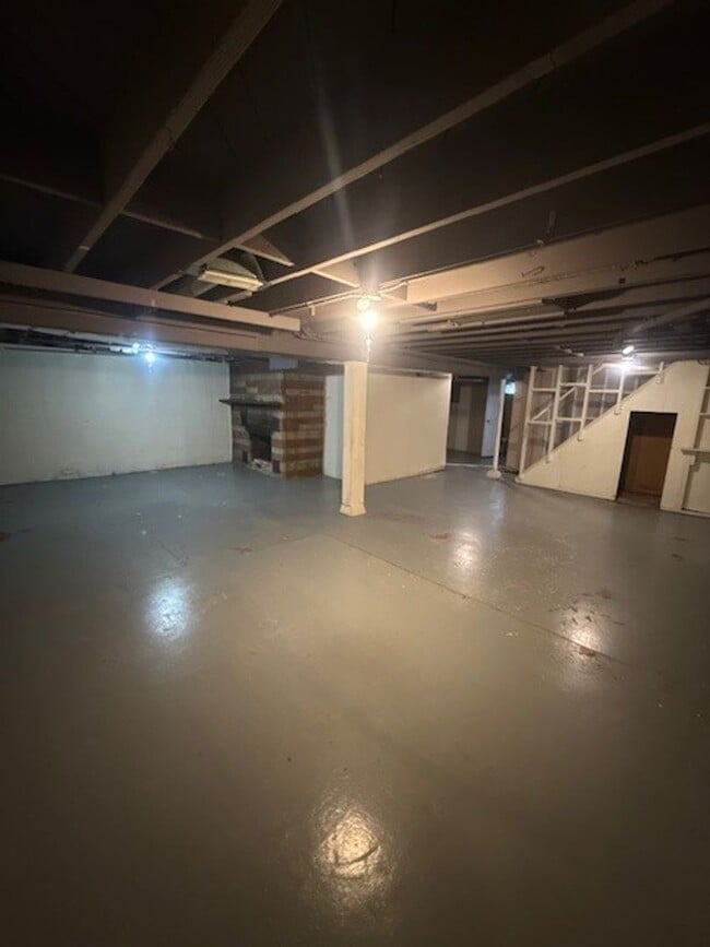 Building Photo - Charming 3-Bedroom Home Near Kenosha Dream Park