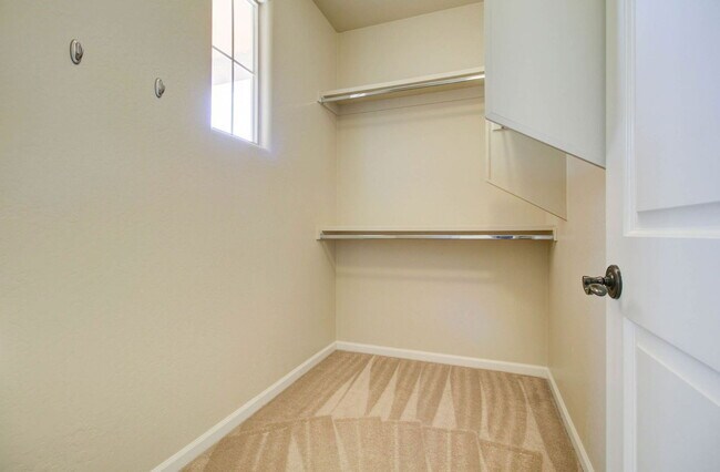 Building Photo - 9427 E Trailside View