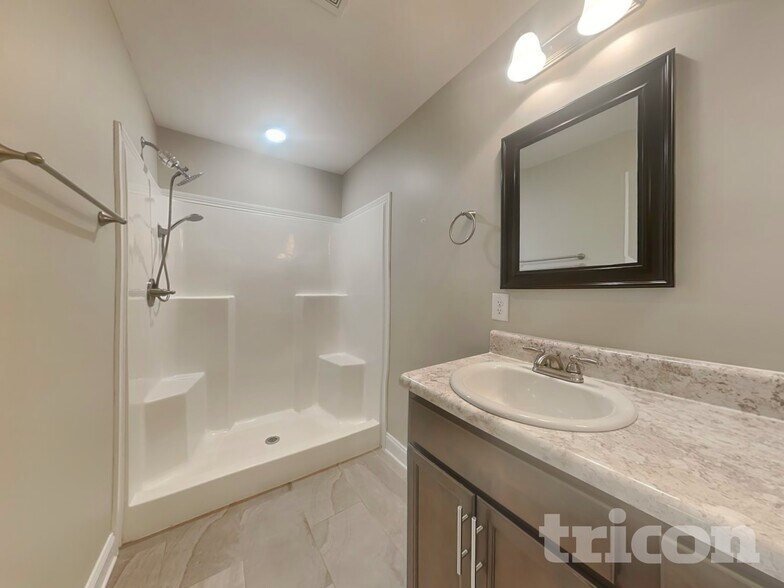 Building Photo - 1489 Coronado Dr