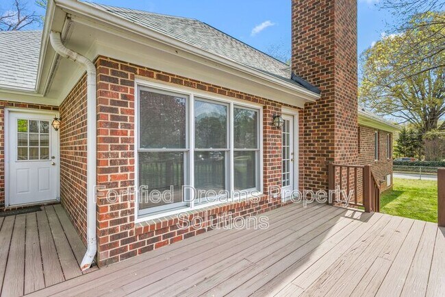 Building Photo - 1517 Woodland Ave