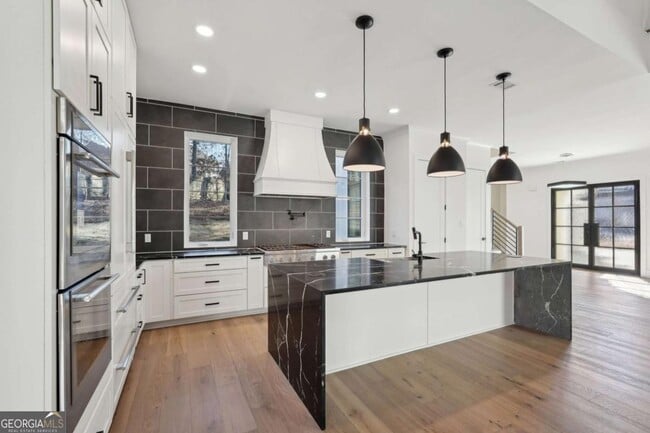 Building Photo - 120 Thome Dr