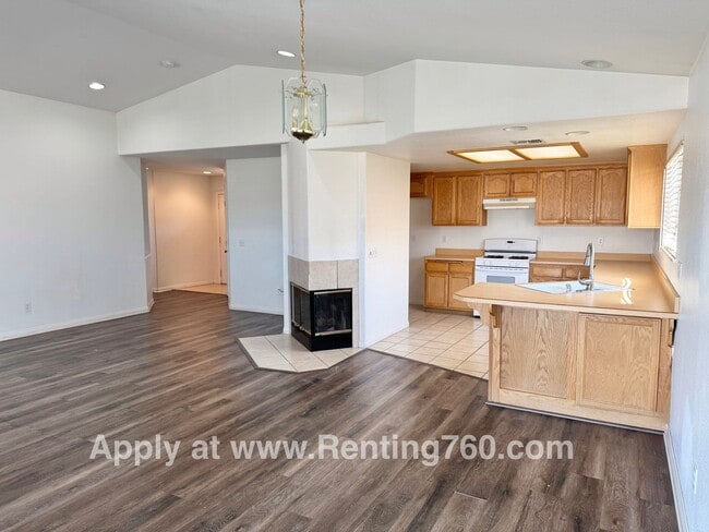 Building Photo - 3 Bed 2 Bath Home In Copper Hills!