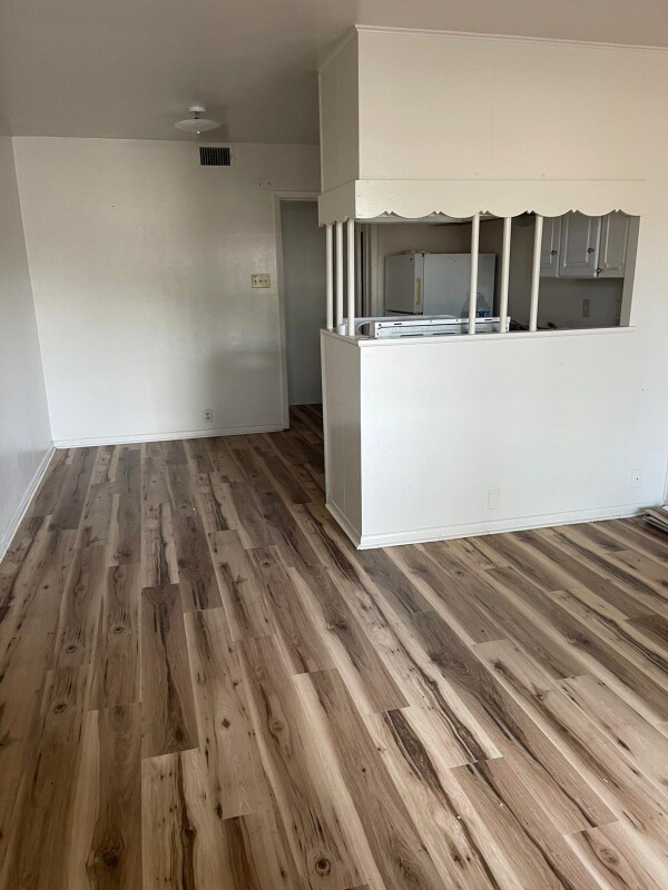 Building Photo - 414 E Avenue A