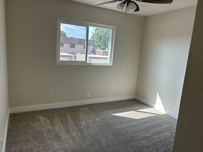 Building Photo - 8165 Laguna Ct