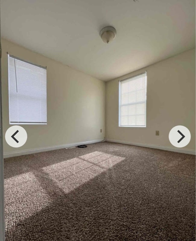 Building Photo - 92 W Mildred Ave