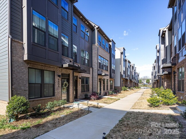 Building Photo - 4010 Citra Ln