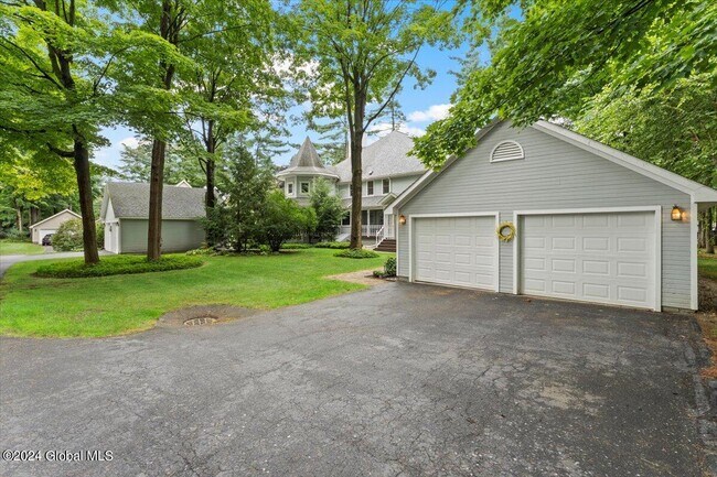 Building Photo - 12 Vallera Rd