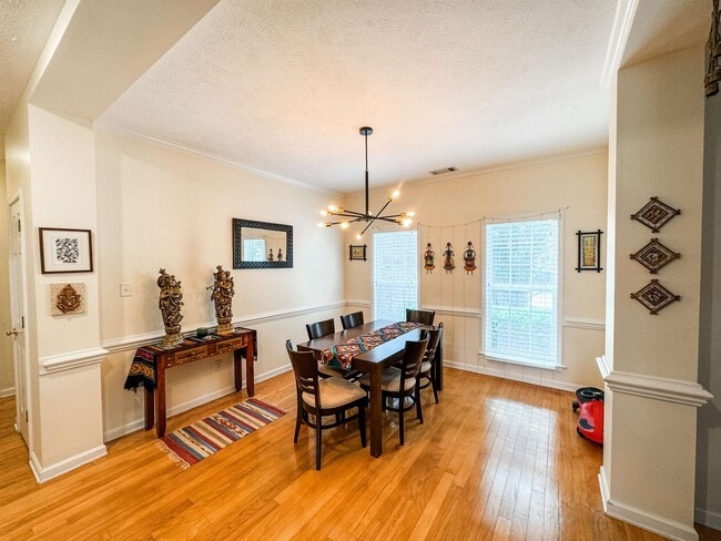 Building Photo - 520 Hunters Mill Cove