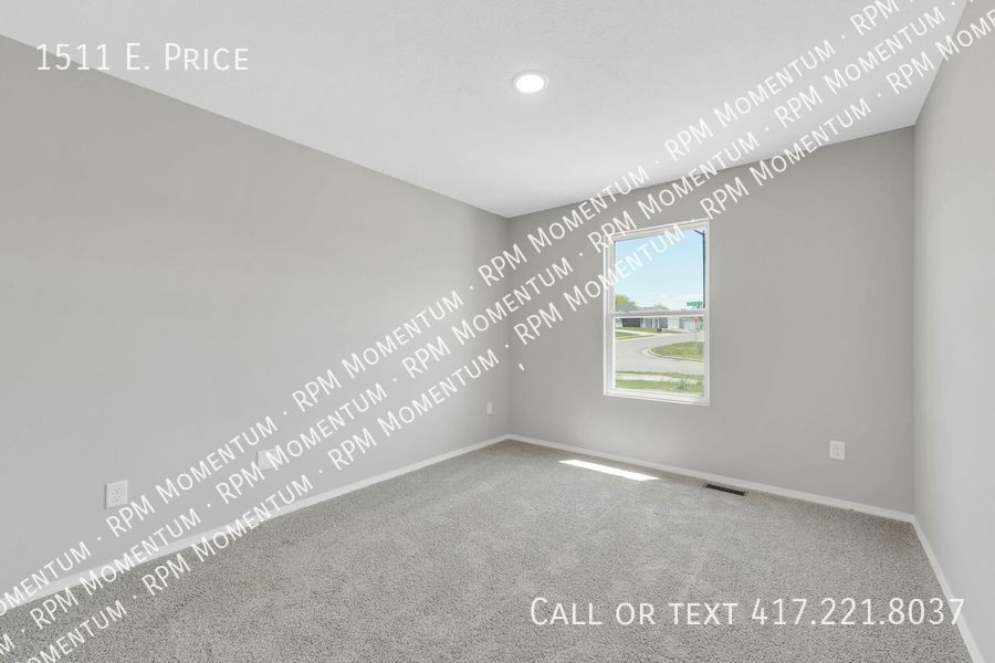 Building Photo - 1511 Price