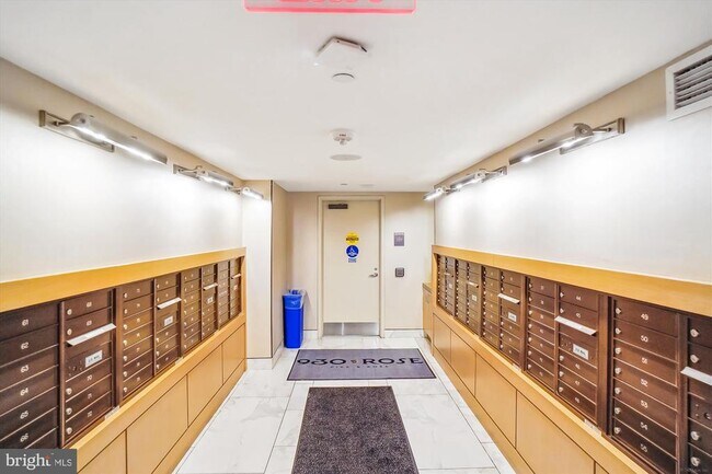 Building Photo - 930 Rose Ave