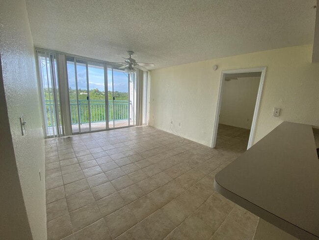 Building Photo - 3655 Seaside Dr