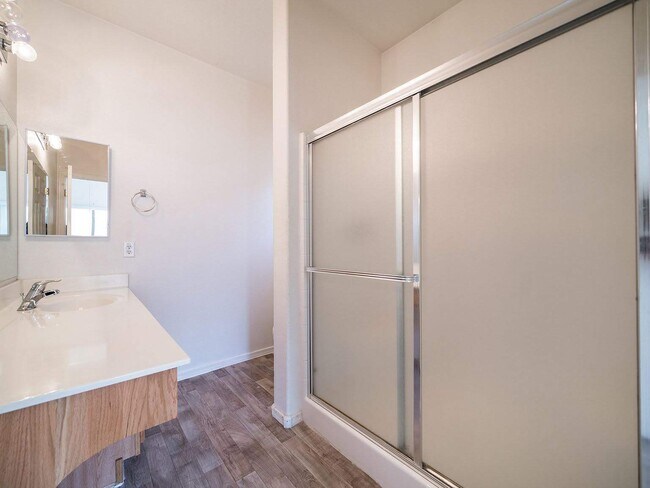Building Photo - 87 S Tercera Pl