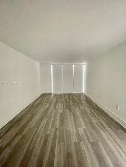 Building Photo - 555 NE 15th St