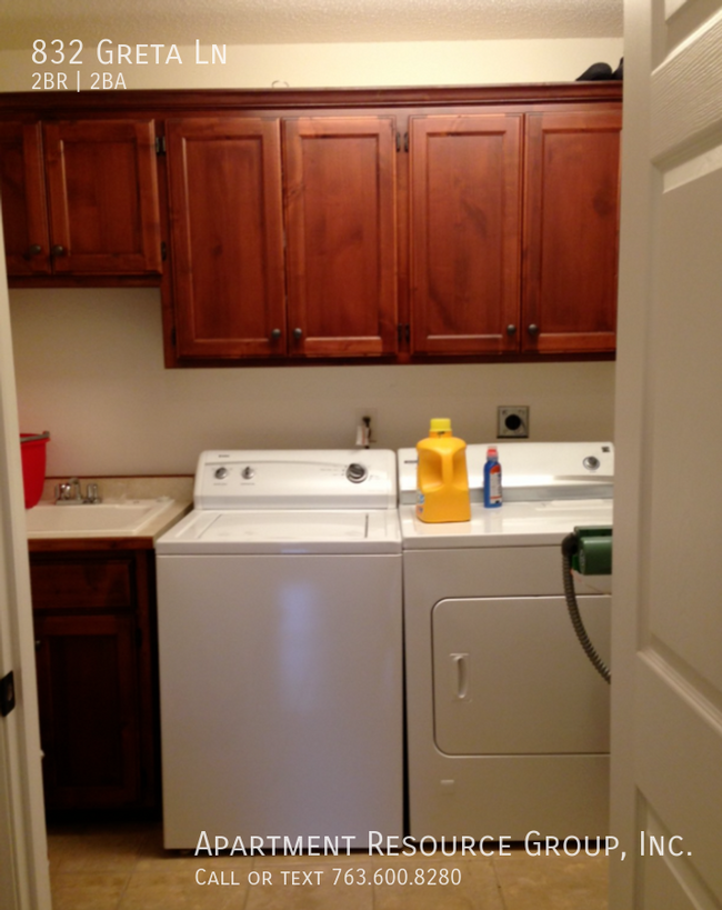 Building Photo - 2 Bedroom/2 Bath Townhome for Rent in Vadn...