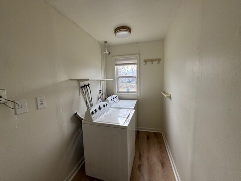 Building Photo - Beautiful 3BR/1BA spacious ranch style home in Warren Township