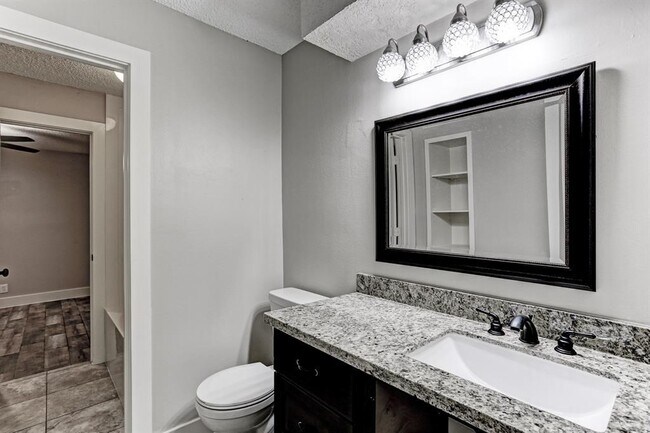 Building Photo - 1827 Riverwood Trail