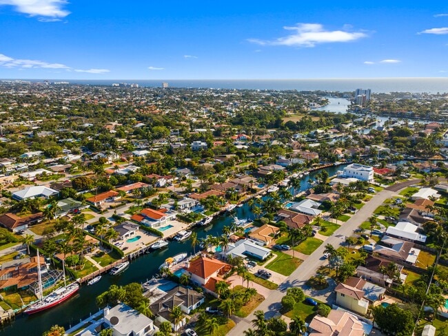 Building Photo - 2671 NE 22nd Ct